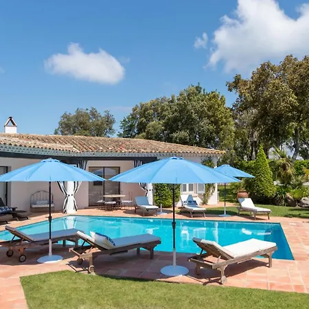 Luxury With Pool *